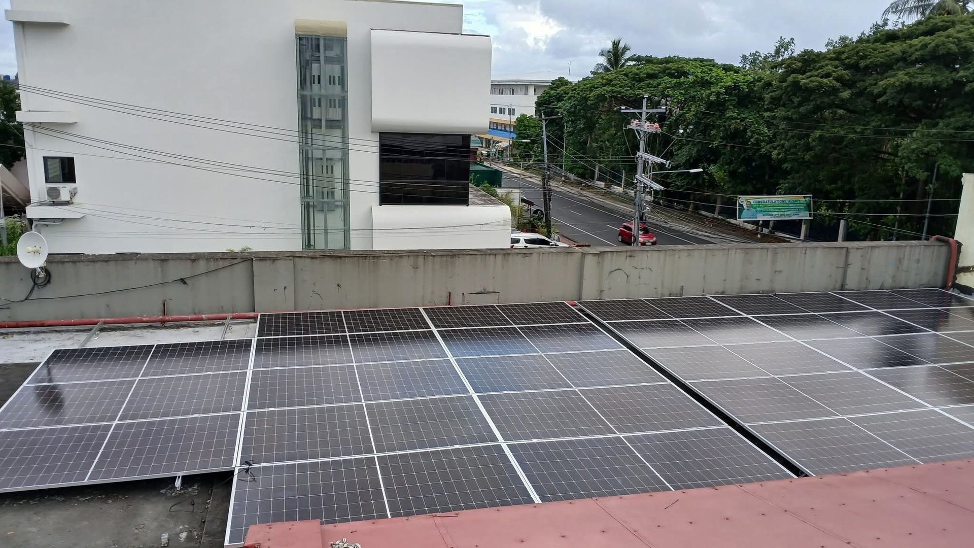 REC solar panel with RSD power optimizer and monitoring